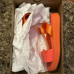 Brand New Uggs Sandals size 8.5